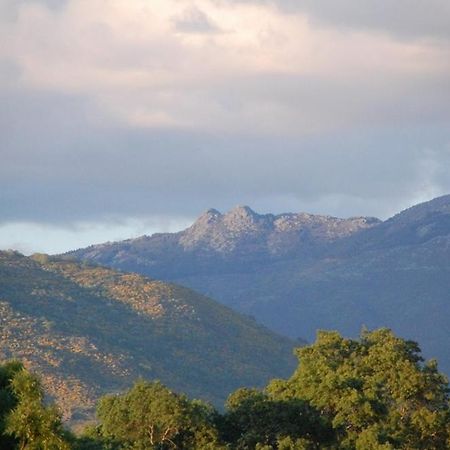 Posada Tresmentiras Aldeanueva del Camino Esterno foto