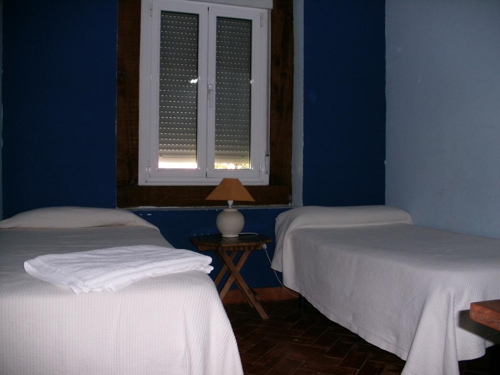 Posada Tresmentiras Aldeanueva del Camino Esterno foto