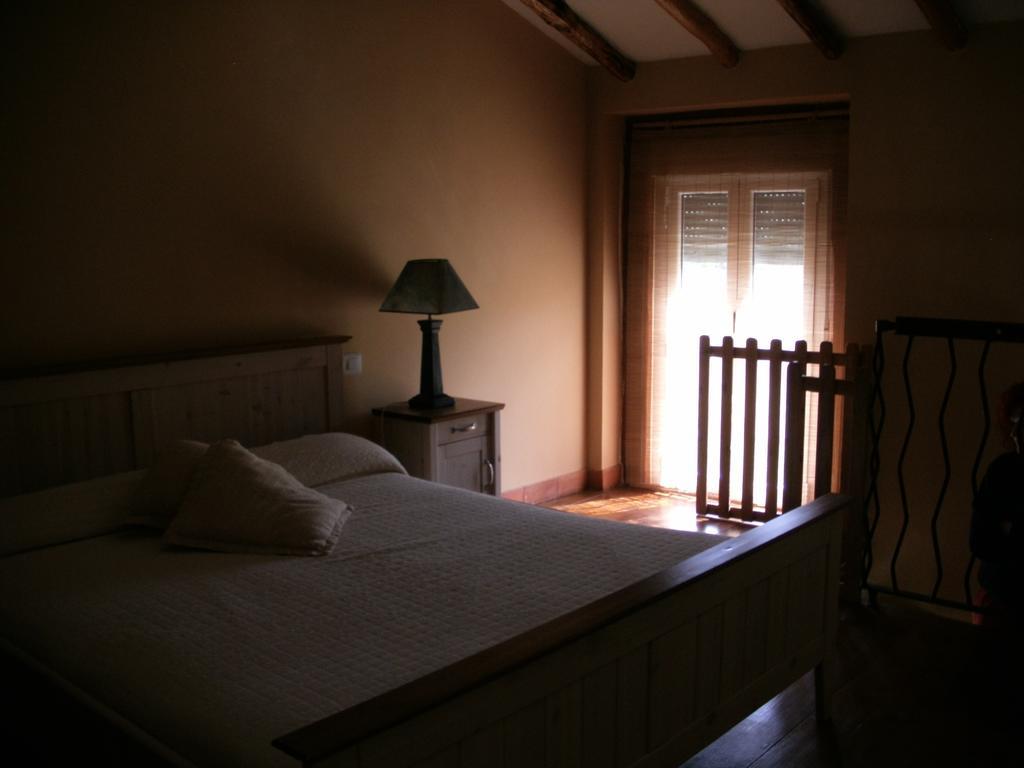 Posada Tresmentiras Aldeanueva del Camino Esterno foto